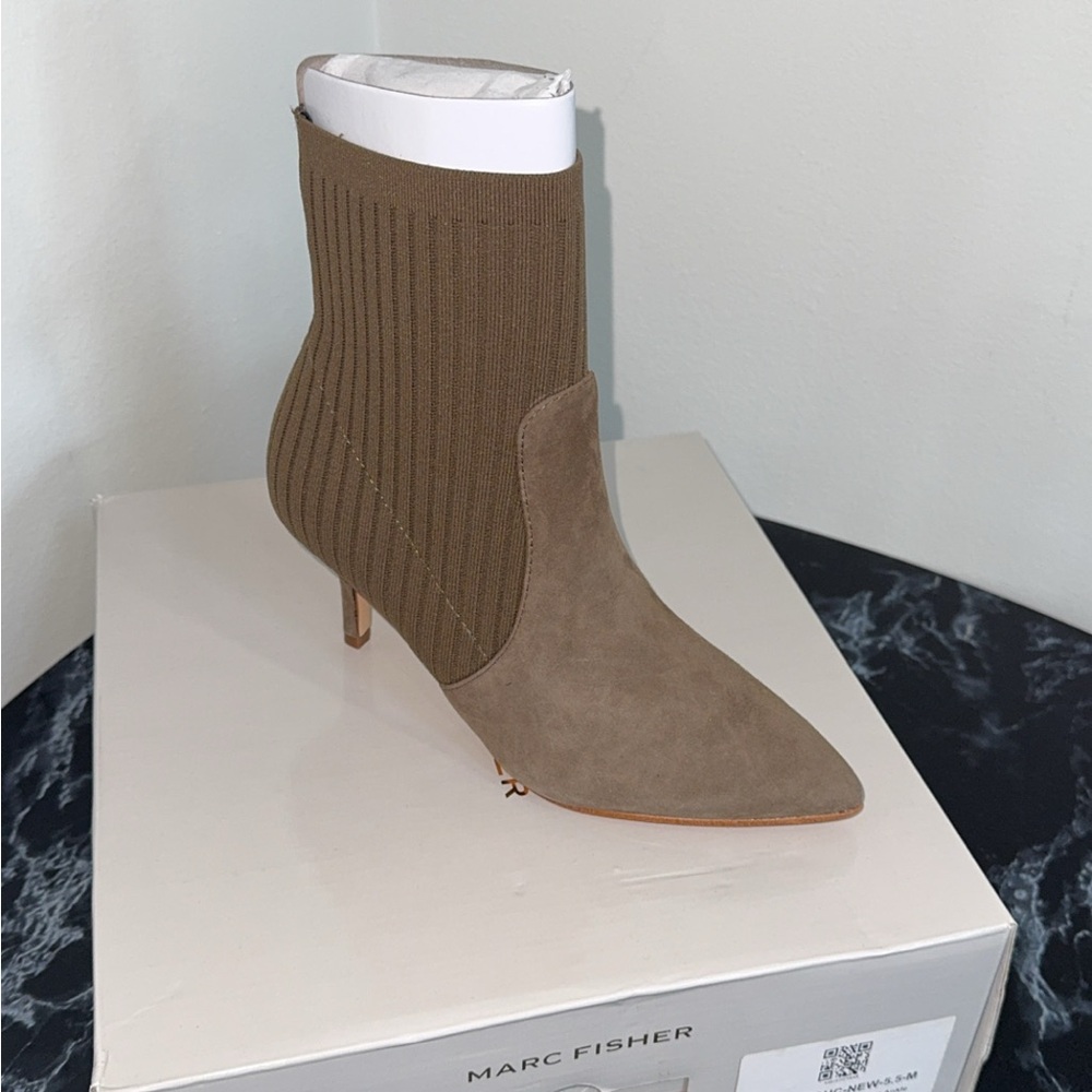 Marc Fisher Suede and Knit Women’s Heeled Ankle Boots Albinia Taupe Size 5.5 NEW